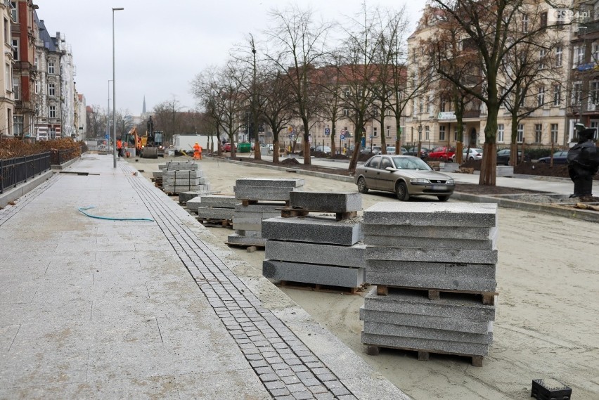 Remontowany odcinek alei Jana Pawła II w Szczecinie. Sprawdzamy jak idą prace