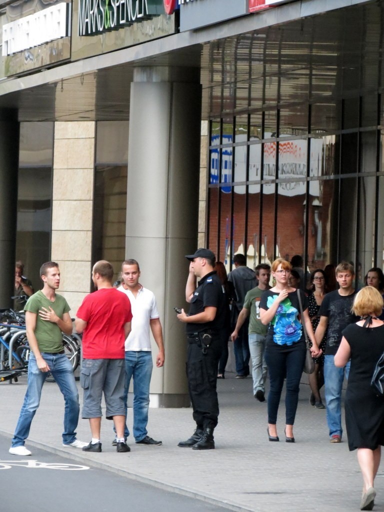 Wrocław: Bomba w Arkadach? Galeria ewakuowana (ZDJĘCIA)