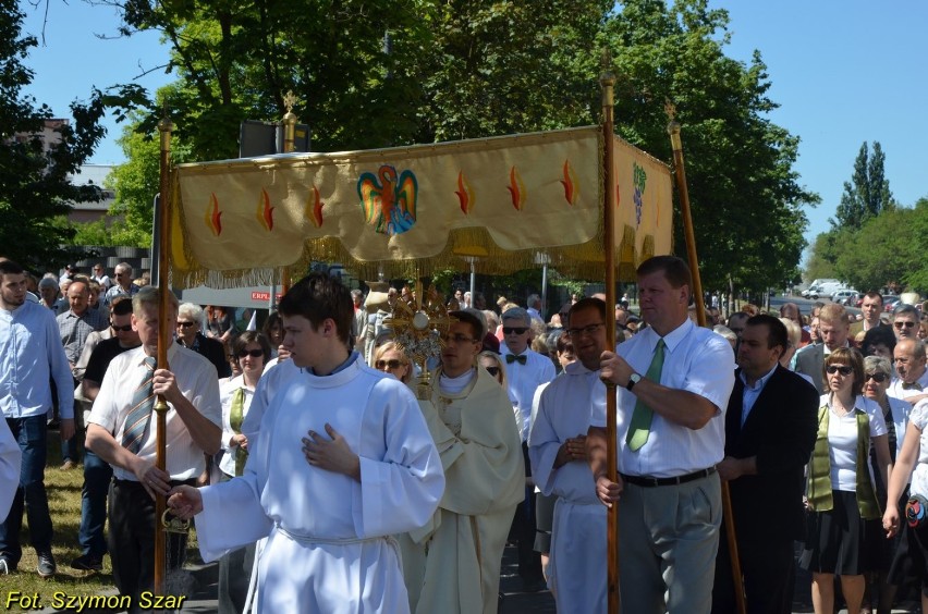 Procesja Bożego Ciała na osiedlu Błonie (zdjecia i wideo)