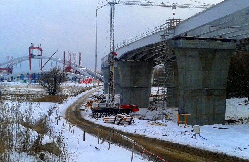 Styczeń - 2013.r Z budowy mostu w Toruniu