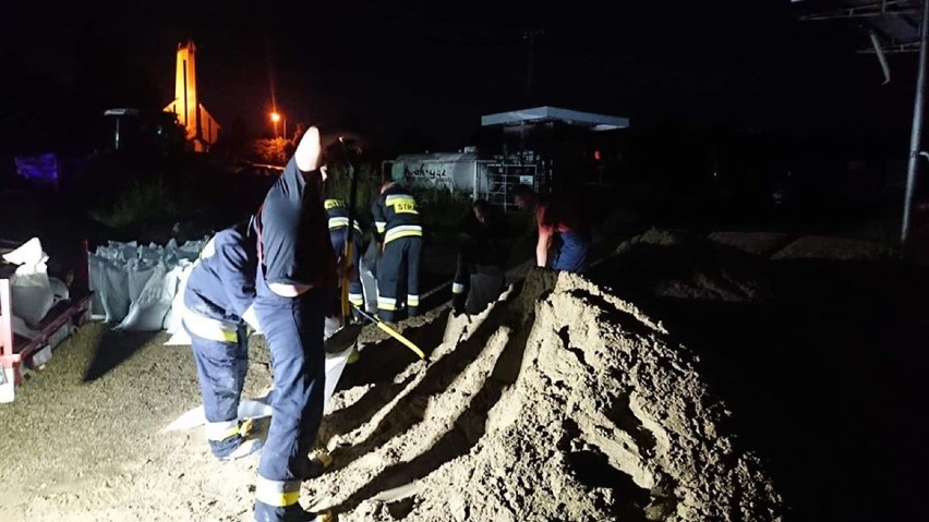 Gmina Szerzyny pomaga sąsiadom ze Skołyszyna na Podkarpaciu doświadczonym przez straszliwą powódź błyskawiczną [ZDJĘCIA]