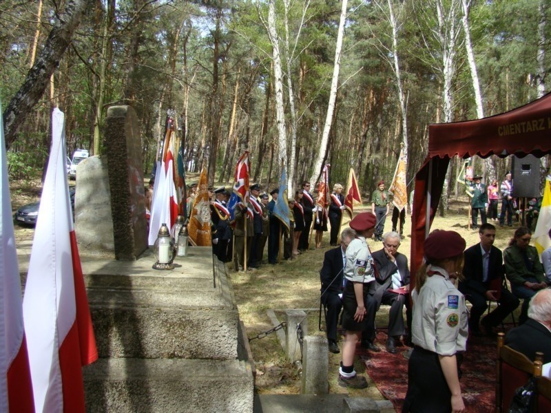 Kalisz: Msza polowa w Lesie Winiarskim ku czci ofiar II wojny światowej. ZDJĘCIA