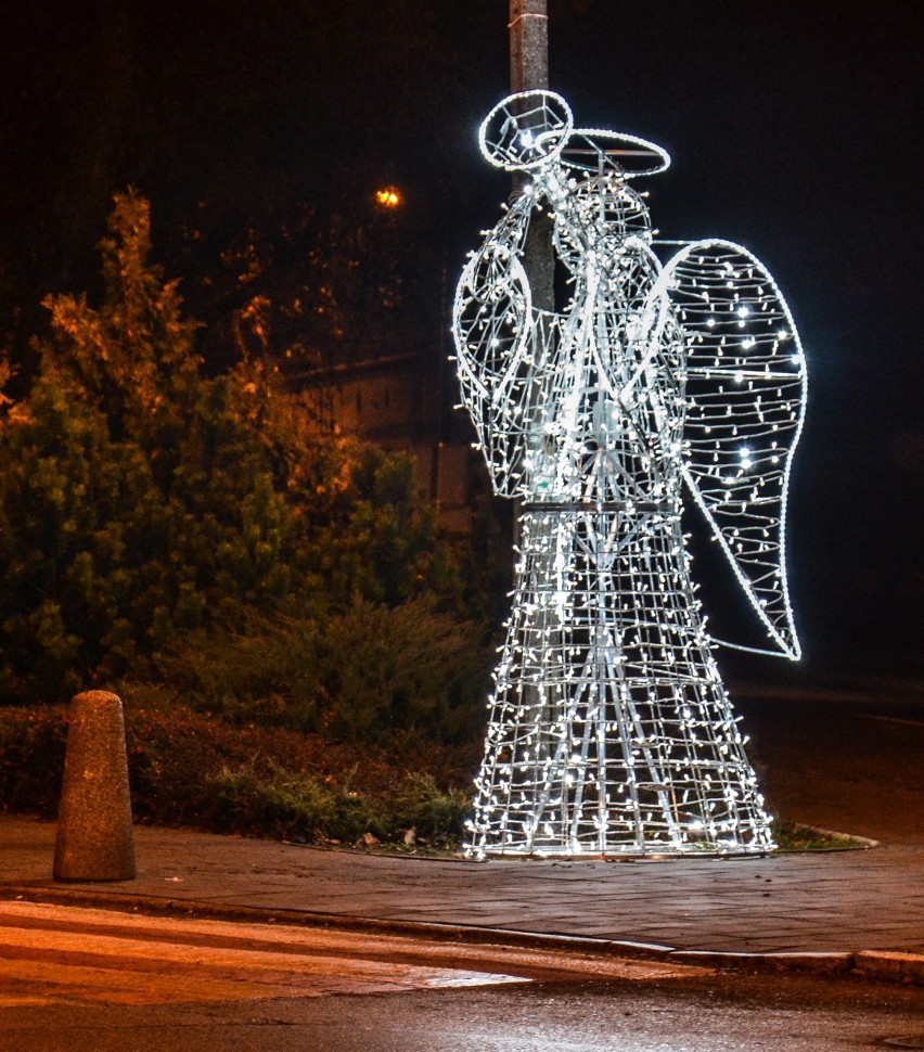 Szamotuły. Mniej świątecznych iluminacji w mieście? [ZDJĘCIA]