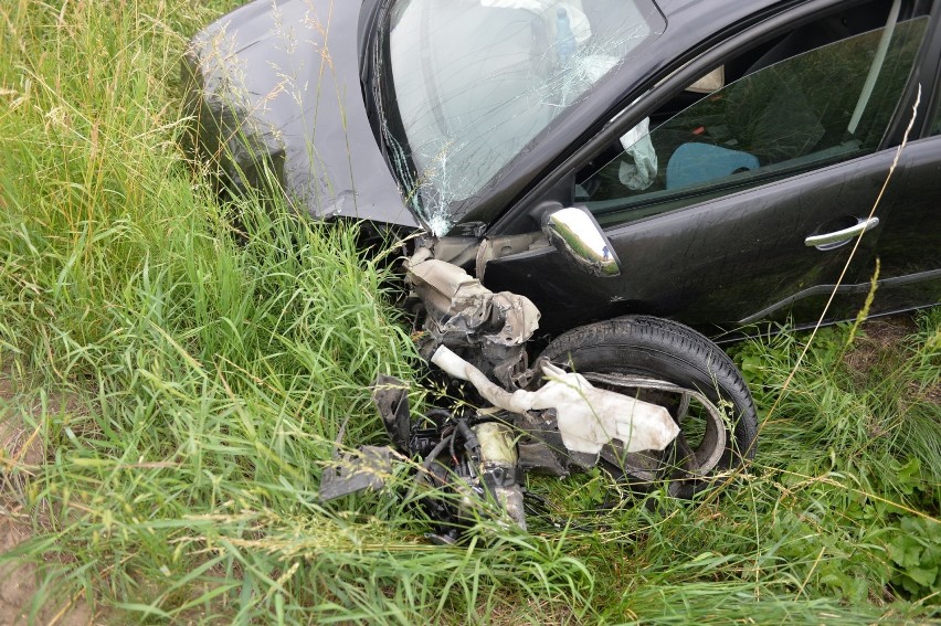 Groźny wypadek we Fredropolu. Cztery osoby zabrano do szpitala [ZDJĘCIA]