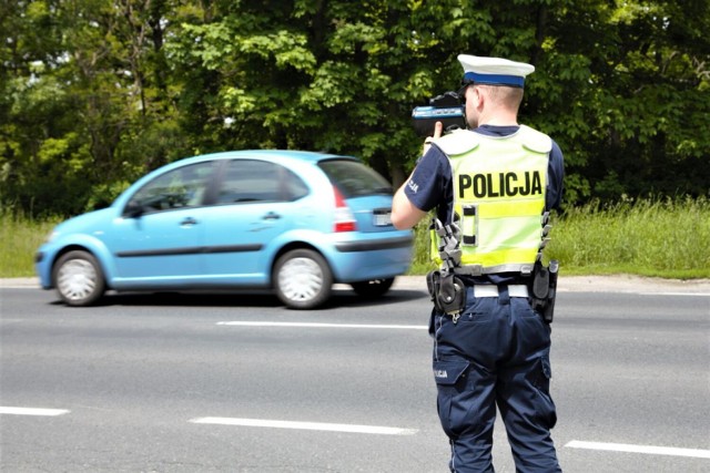 Żarscy policjanci sprawdzali prędkość na drogach w ostatnim dniu wakacji