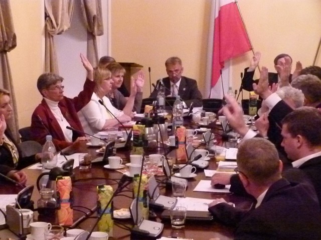 Rada Miejska w Łowiczu jednogłośnie podziękowała ZM Bzura