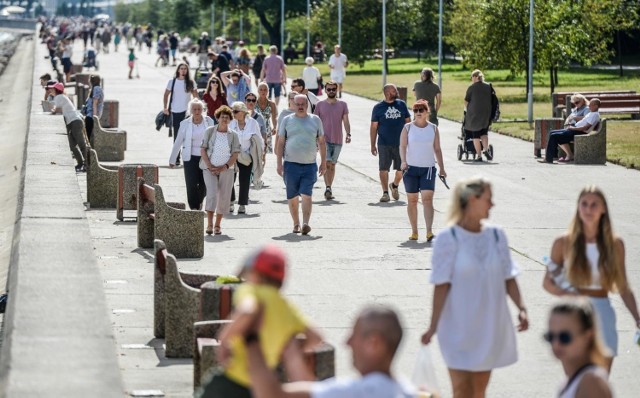 Nadchodzący weekend ma być tym, który choć trochę przybliży nas do życia sprzed pandemii, chociaż ono nigdy nie będzie takie samo.