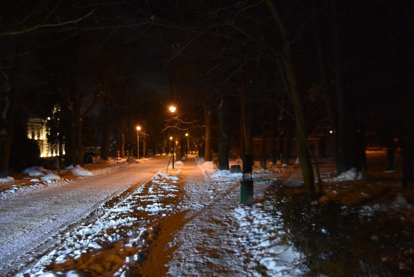 Wieczorny, grudniowy spacer w Szczawnie-Zdroju