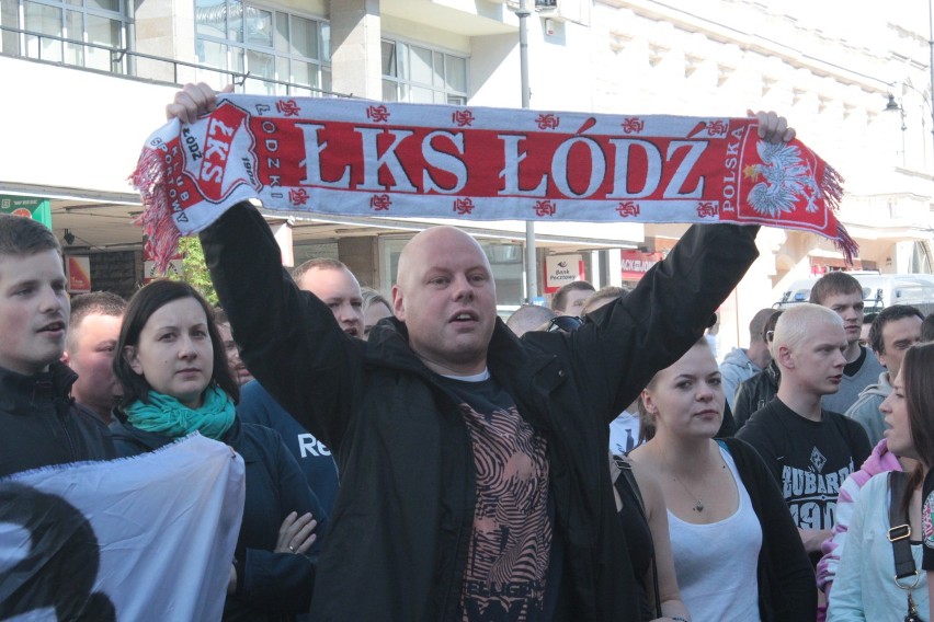 Kibice ŁKS zaprotestowali pod Urzędem Miasta Łodzi