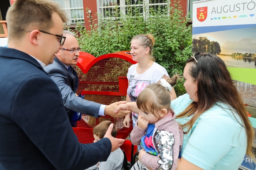 Augustów bez barier. Chcesz wesprzeć niepełnosprawnych, wrzucaj nakrętki [Zdjęcia]