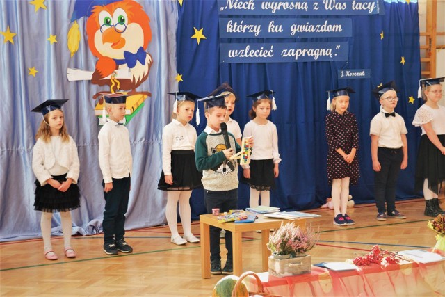 W Zespole Szkolno-Przedszkolnym w Sękowej odbyła się uroczystość pasowania pierwszoklasistów na ucznia