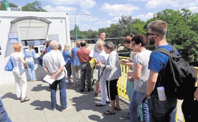 Na przełomie sierpnia i września kolejki przed punktami ZTM mogą powrócić. Wtedy to bowiem formalności załatwiać będą rodzice uczniów i studenci