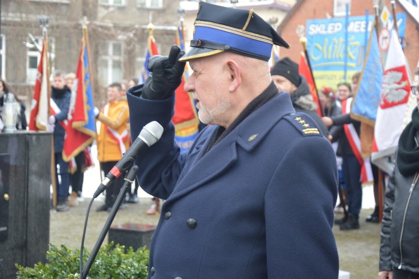 Liczne delegacje spotkały się w środę pod pomnikiem Matki...