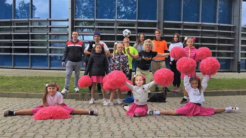 Nowy Sącz/Kraków. Grupa Pompon Team tańczyła dla dzieci chorych na nowotwory. Zobacz zdjęcia z wydarzenia