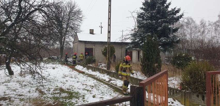 Śmierć w pożarze przy ulicy Wyszyńskiego w Radomsku. Nie żyje 67-letnia kobieta