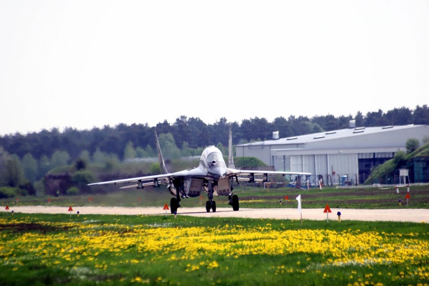 MiGi i Su-22 ćwiczyły na lotnisku w Mirosławcu [ZDJĘCIA,...