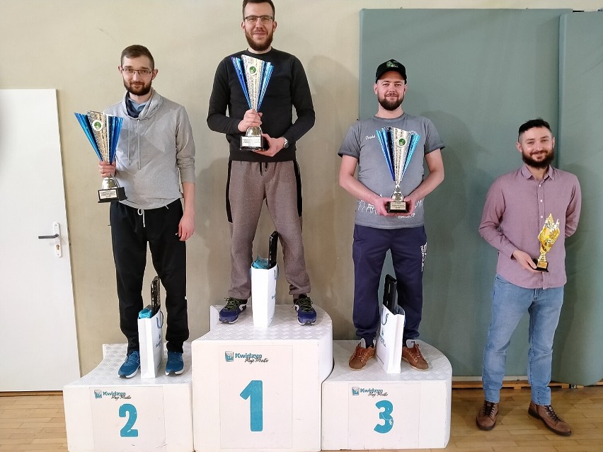 W turnieju indywidualnym open wygrał Maciej Mikołowski,...