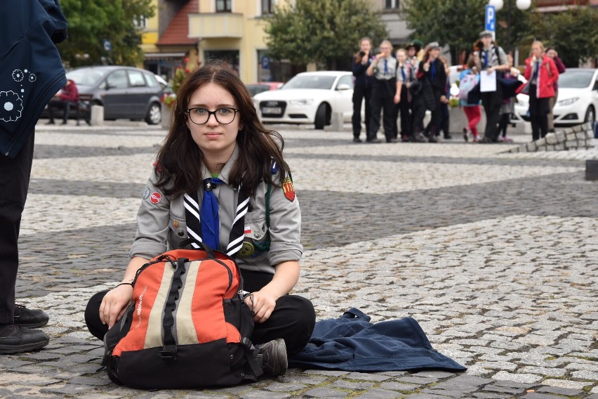 Inauguracja roku harcerskiego w Obornikach. Skauci rozegrali grę miejską w centrum miasta [ZDJĘCIA]