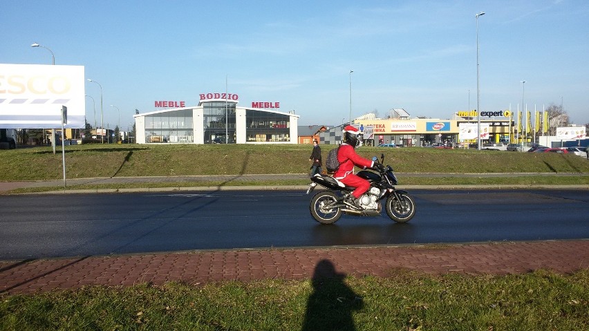 Zlot moto Mikołajów w Mysłowicach. Pojechali do domów dziecka [FOTO]