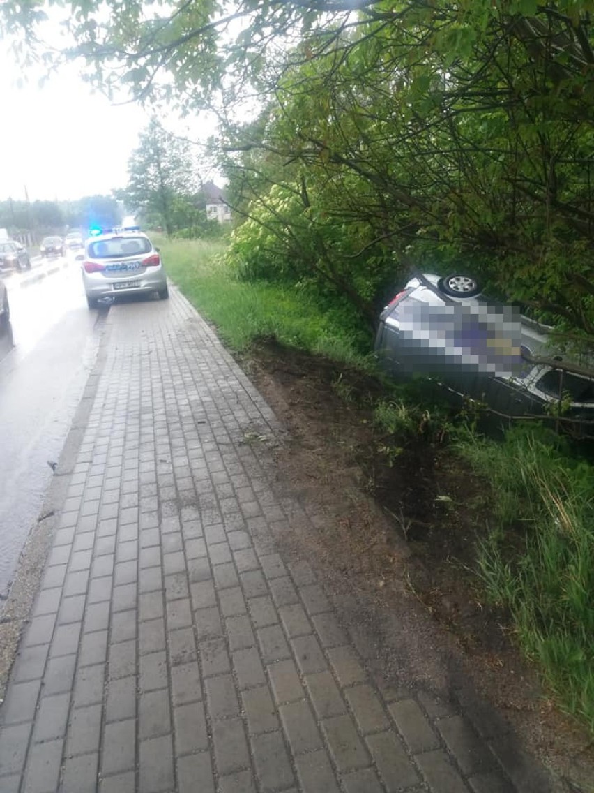 Na ulicy Raciborskiej bus wypadł z drogi