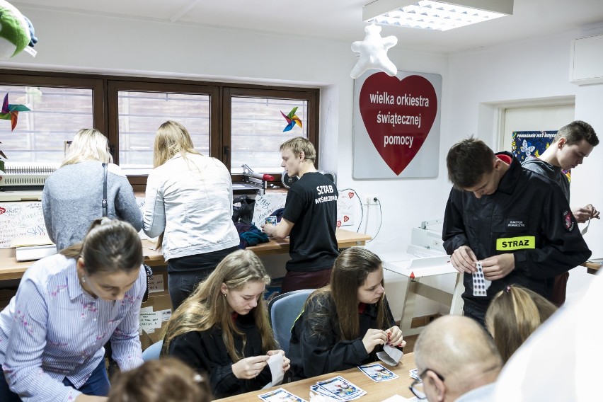 Ostatnie przygotowania do 27. Finału WOŚP w Warszawie. Co dzieje się w Fundacji na kilka dni przed startem?