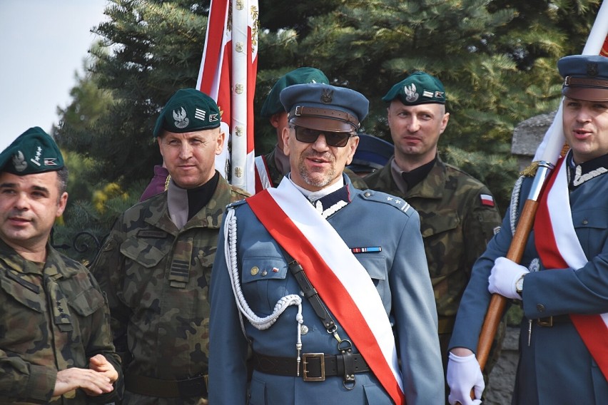 Powiatowe obchody Dnia Flagi Rzeczpospolitej Polskiej w Dziadowej Kłodzie (ZDJĘCIA)