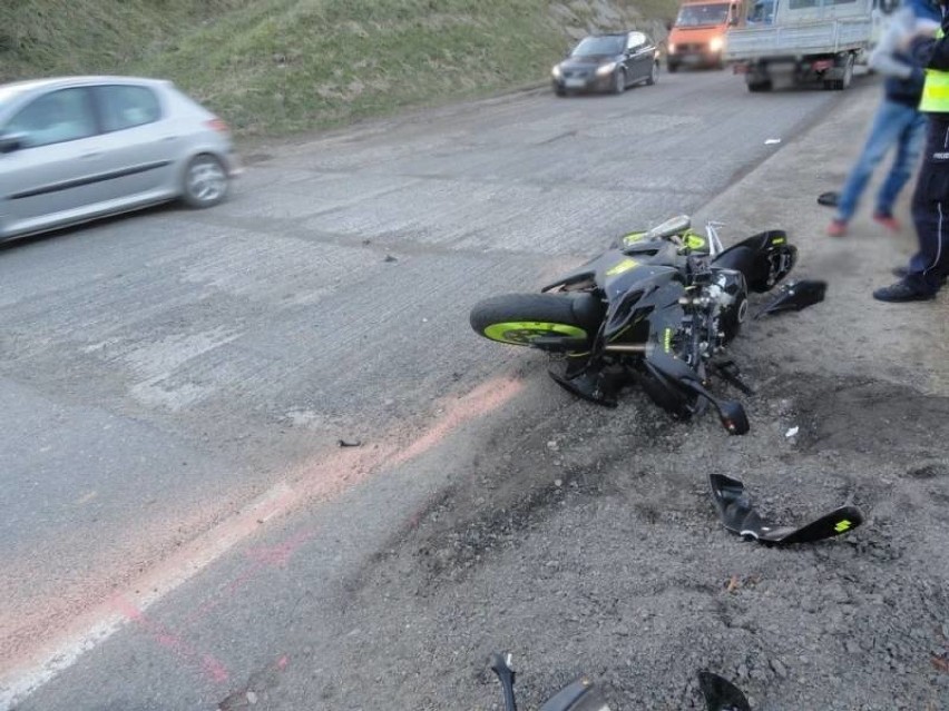Wypadek koło Łabowej, motocyklista ciężko ranny
