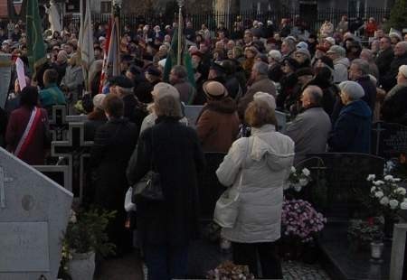 W ostatniej drodze ks. prałatowi towarzyszyły tłumy pucczan oraz kościelni hierarchowie. FOT. PIOTR NIEMKIEWICZ