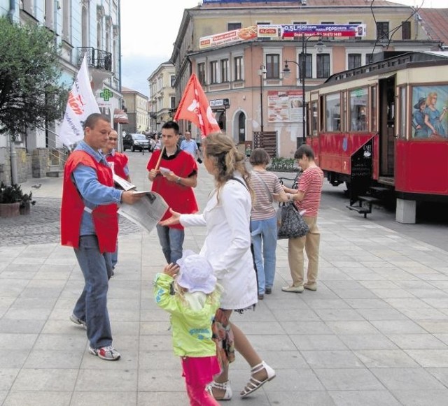 Ideę bezpłatnej komunikacji promowali we wtorek w centrum związkowcy z WZZ "Sierpień 80"