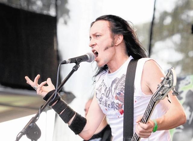Titus podkreśla, że nagrania Anti Tank Nun mogą stać się rockowym ciosem 2012 r.