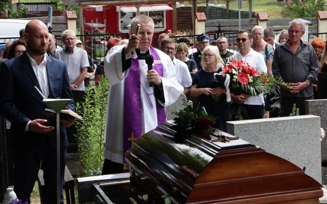 Bliscy i przyjaciele pożegnali śp. Andrzeja Zilza, radnego  gminy Grudziądz, sołtysa Nowej Wsi