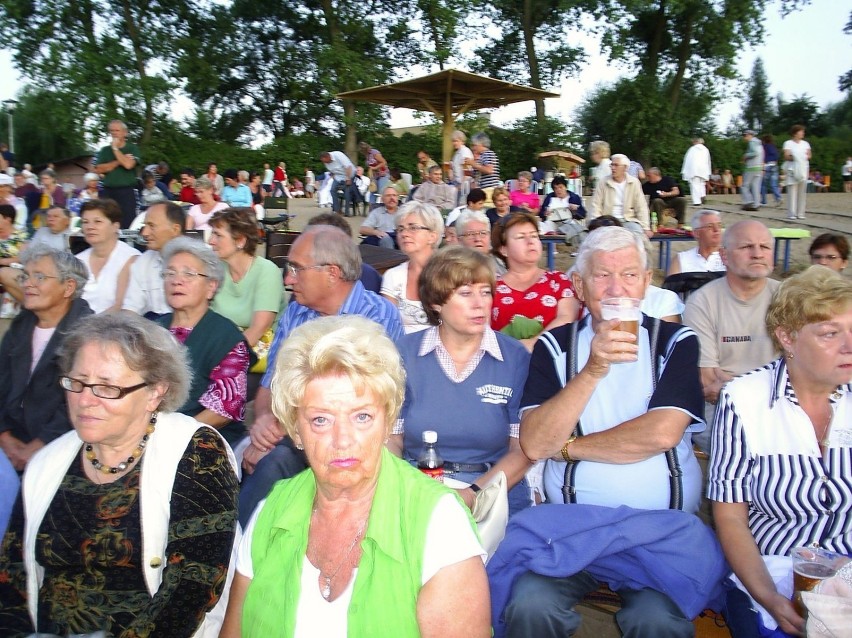 Tłumy widzów gromadziły już się na godzinę przed koncertem...