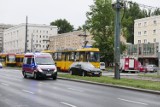 Wypadek na alei Jana Pawła II. Utrudnienia w ruchu i zmiany w kursowaniu tramwajów