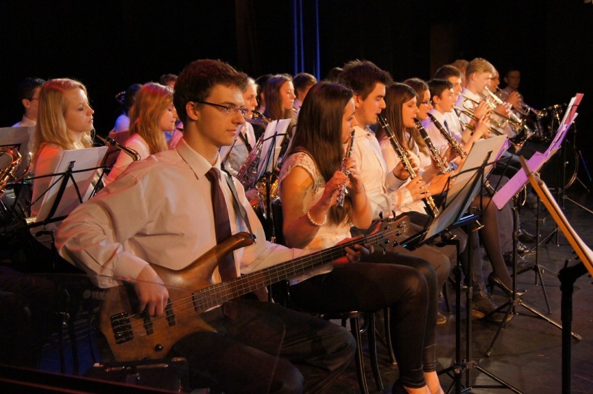 "Muzyczna podróż z Cantabile..."- Koncert Jubileuszowy chóru...