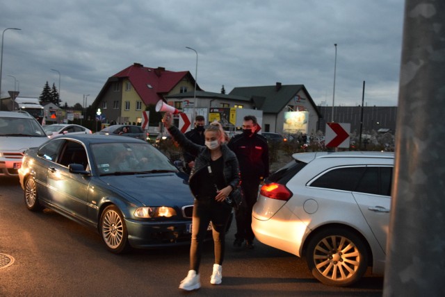 Protest w Wieluniu. Demonstranci zablokowali ul. Popiełuszki i Warszawską