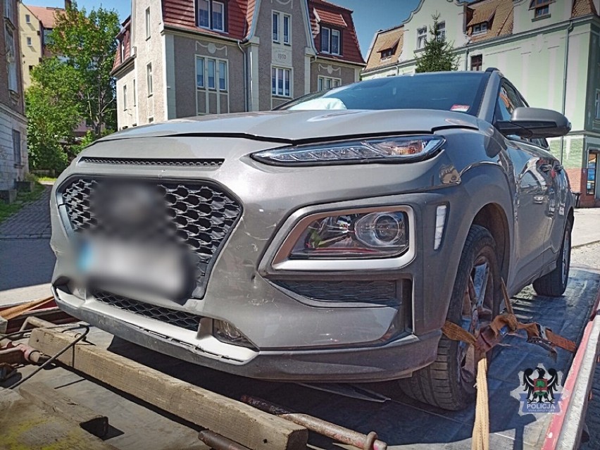 Zderzenie trzech samochodów osobowych na ul. Andersa w Wałbrzychu