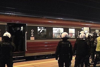 Pseudokibice, którzy zaatakowali policjantów w Katowicach, zostali zatrzymani w Zawierciu