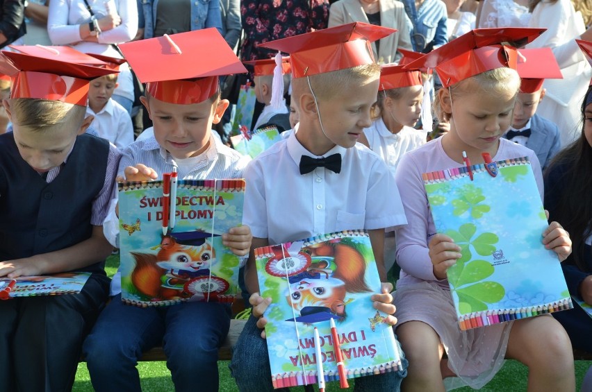 Uroczyste rozpoczęcie roku szkolnego 2018/2019 w Szkole Podstawowej nr 5 w Gnieźnie [FOTO,FILM]