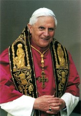 Benedykt XVI rezygnuje z służby papieskiej
