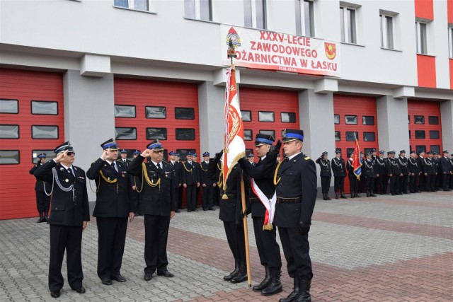 Powiatowy Dzień Strażaka w Łasku i 35-lecie PSP