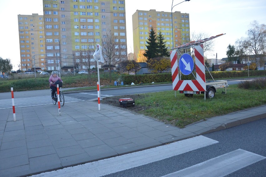 Nowe aktywne przejście dla pieszych przy skrzyżowaniu Al. Piłsudskiego i ul. Dzielnej w Piotrkowie - ZDJĘCIA