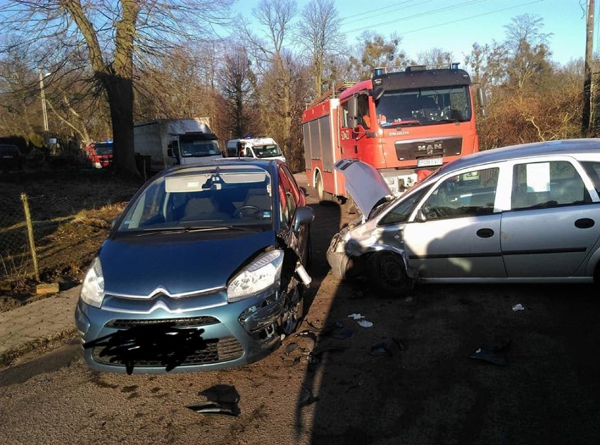Zderzenie dwóch samochodów w Słomowie [ZDJĘCIA]