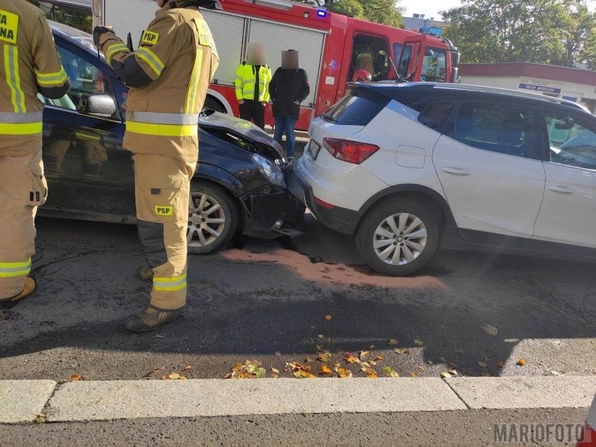 Wypadek w centrum Opola. W zderzeniu dwóch samochodów przy ulicy Katowickiej ranna została jedna osoba