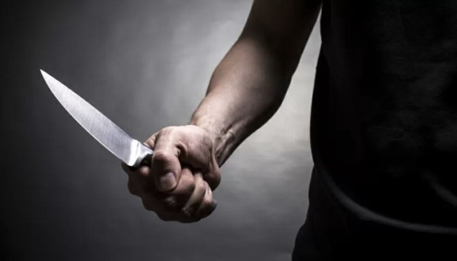 Atak nożownika w Nowym Tomyślu. Mężczyzna usłyszał zarzuty i decyzją sądu wobec oskarżonego zastosowano trzymiesięczny areszt tymczasowy.