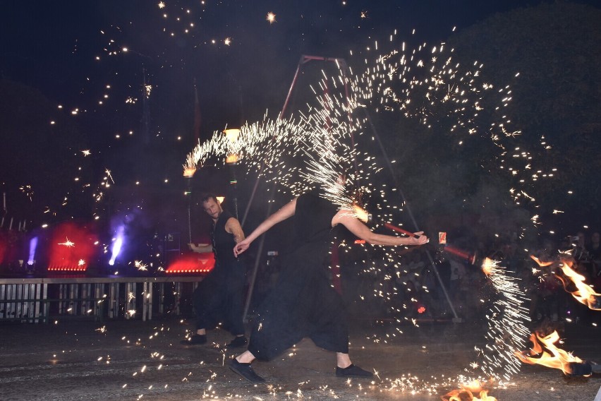 Teatr Ognia i FireShow w Pleszewie. Niezwykłe widowisko...