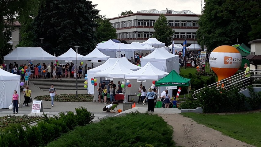 Inauguracja wydarzenia Piknik Nauki EKSPLORACJE w Wojewódzkim Domu Kultury w Rzeszowie