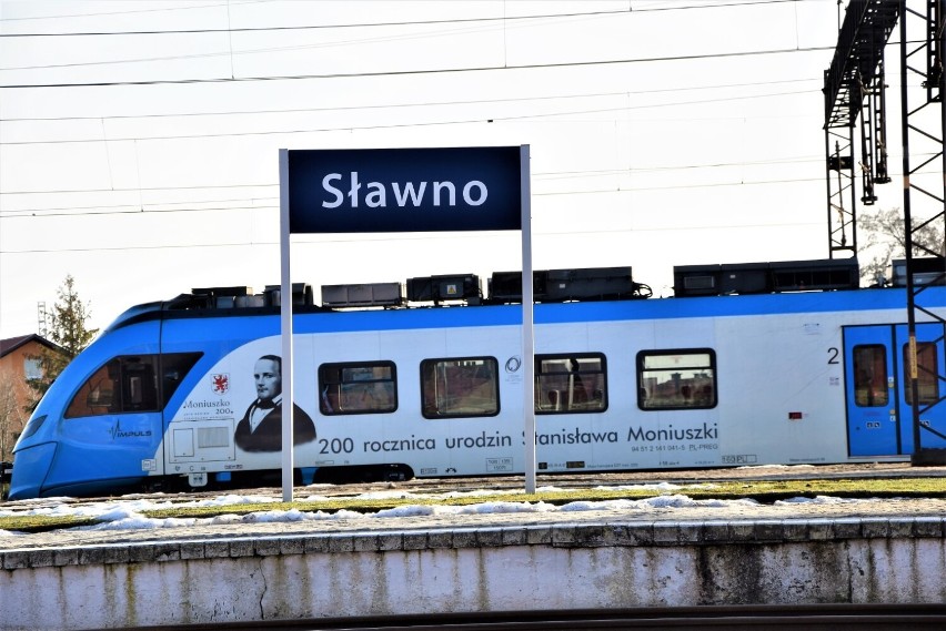 Dworzec i perony PKP w Sławnie