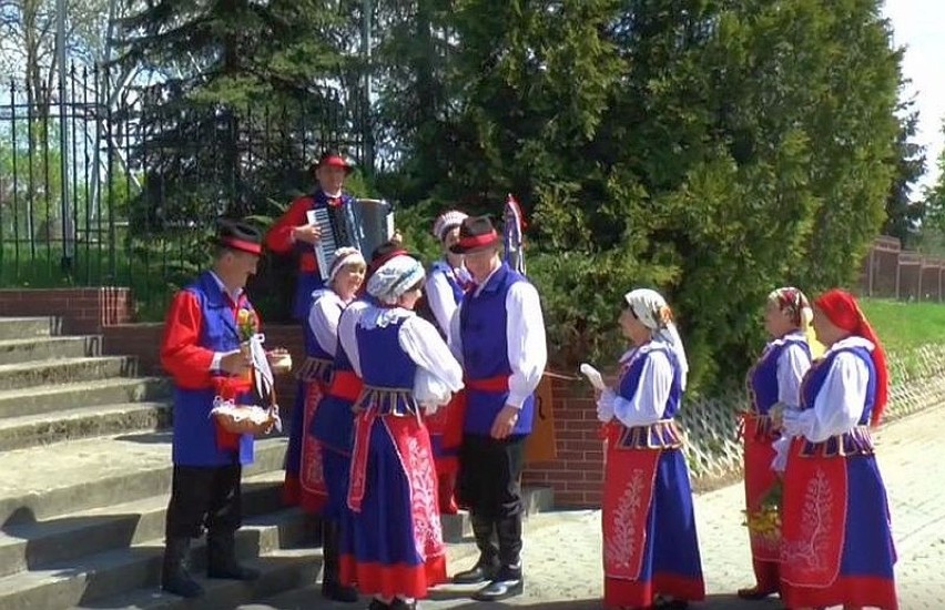 Nowy teledysk zespołu "Kłopocianie". Tradycje, obrzędy i zabawy dla dzieci na Kujawach zachodnich [zdjęcia]