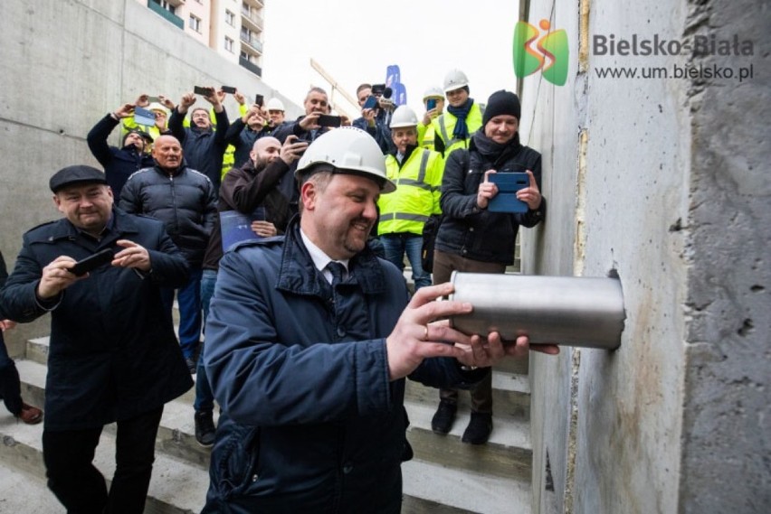 Rozbudowa ul. Cieszyńskiej. Akt erekcyjny na upamiętnienie inwestycji