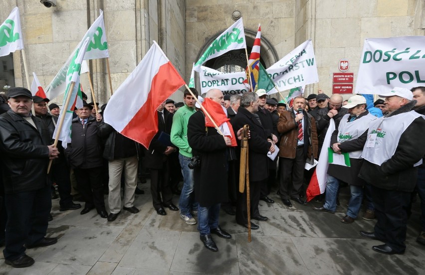 Protest rolników przed Ministerstwem Rolnictwa